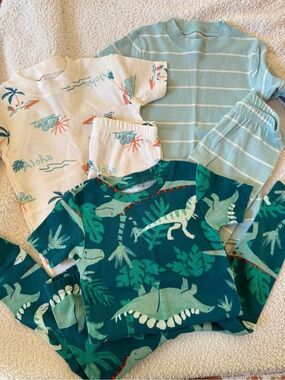 Carters baby boy 12-18 month Dinosaur beach Pajama Set Sleepwear new!